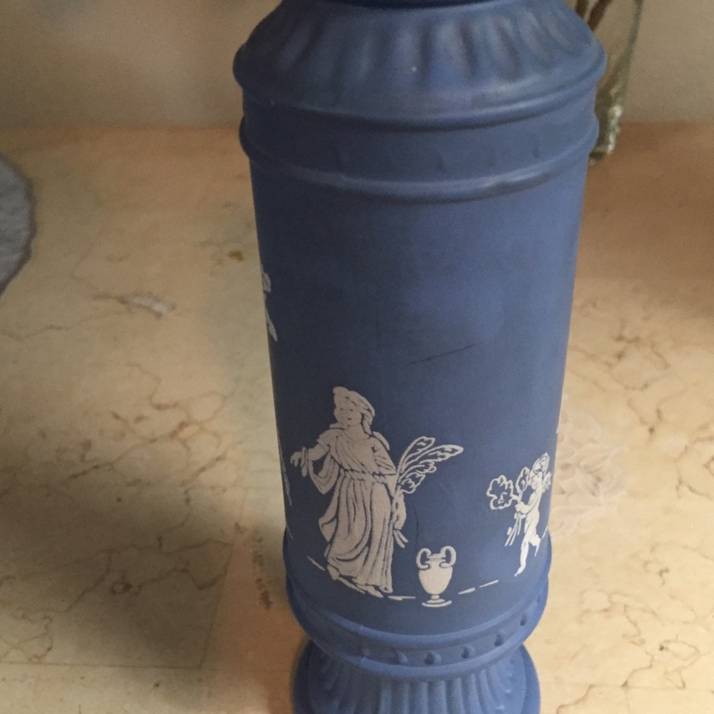Avon bottle ( empty) - Picture 4 of 5
